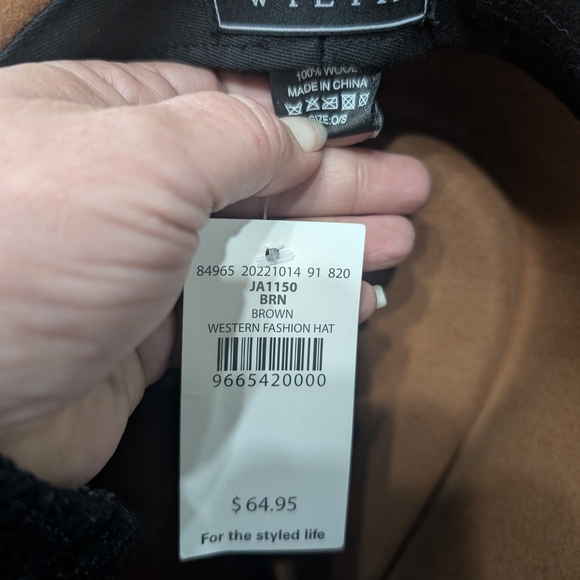 Wyeth Burned Hat- Waylon Jennings - Picture 6 of 6